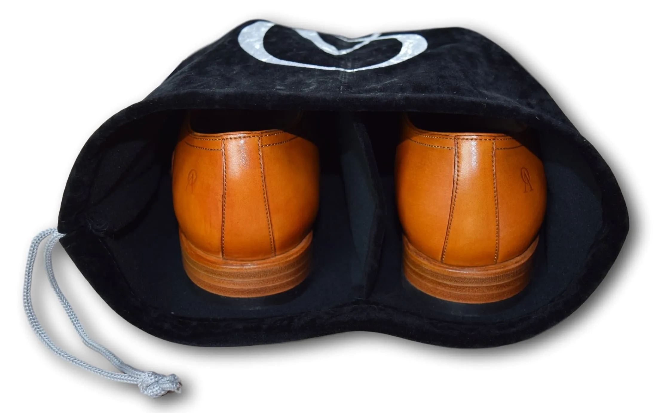 Armin Oehler engineered two pocket velvet shoe bag